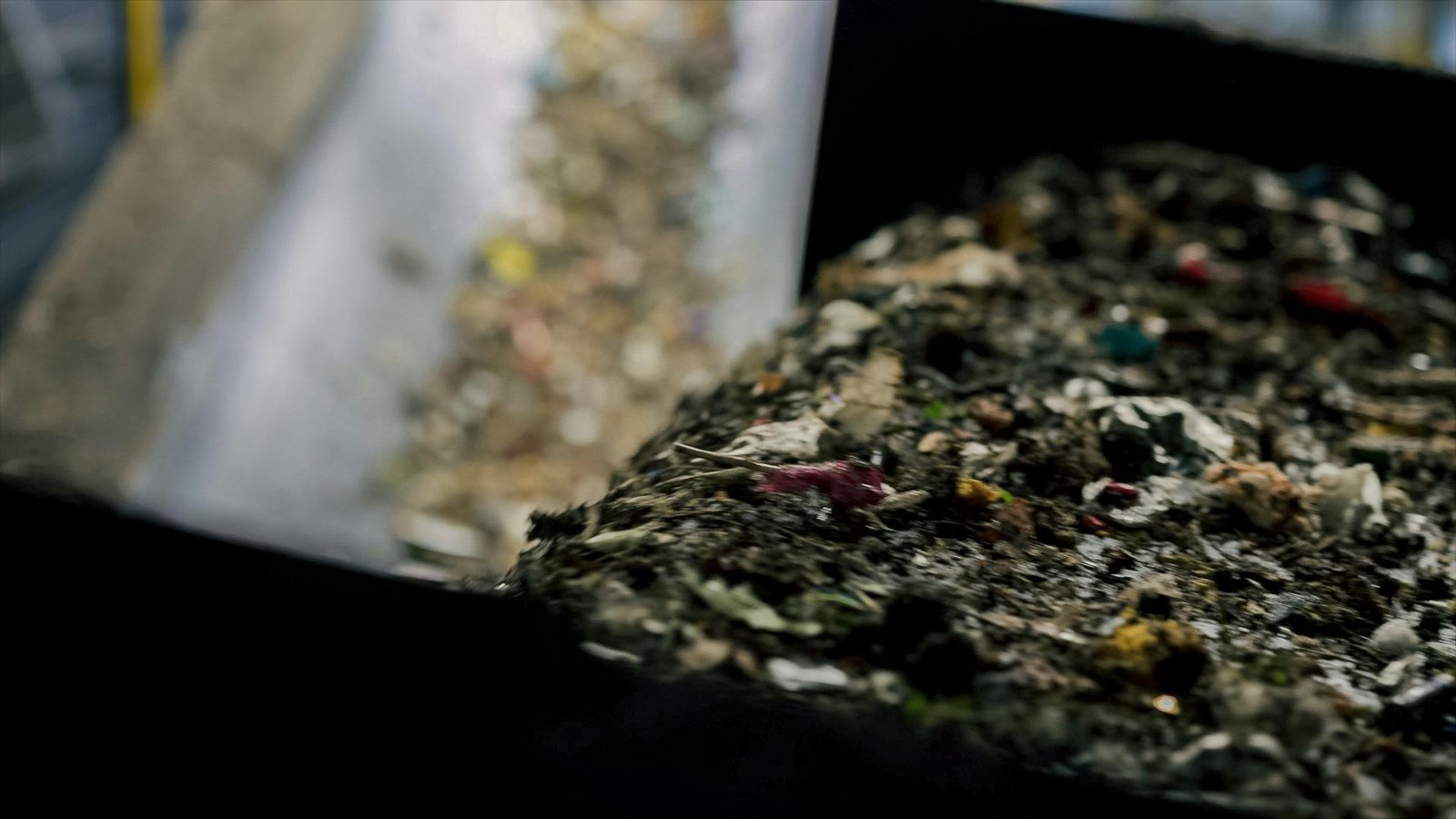 Trash being sorted by gnufox technology